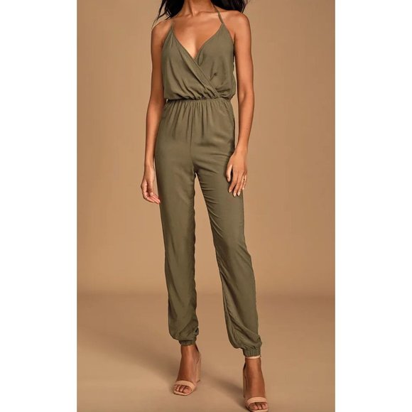 NWT Lulu's Learning to Fly Halter Jumpsuit Size Small - Picture 1 of 16